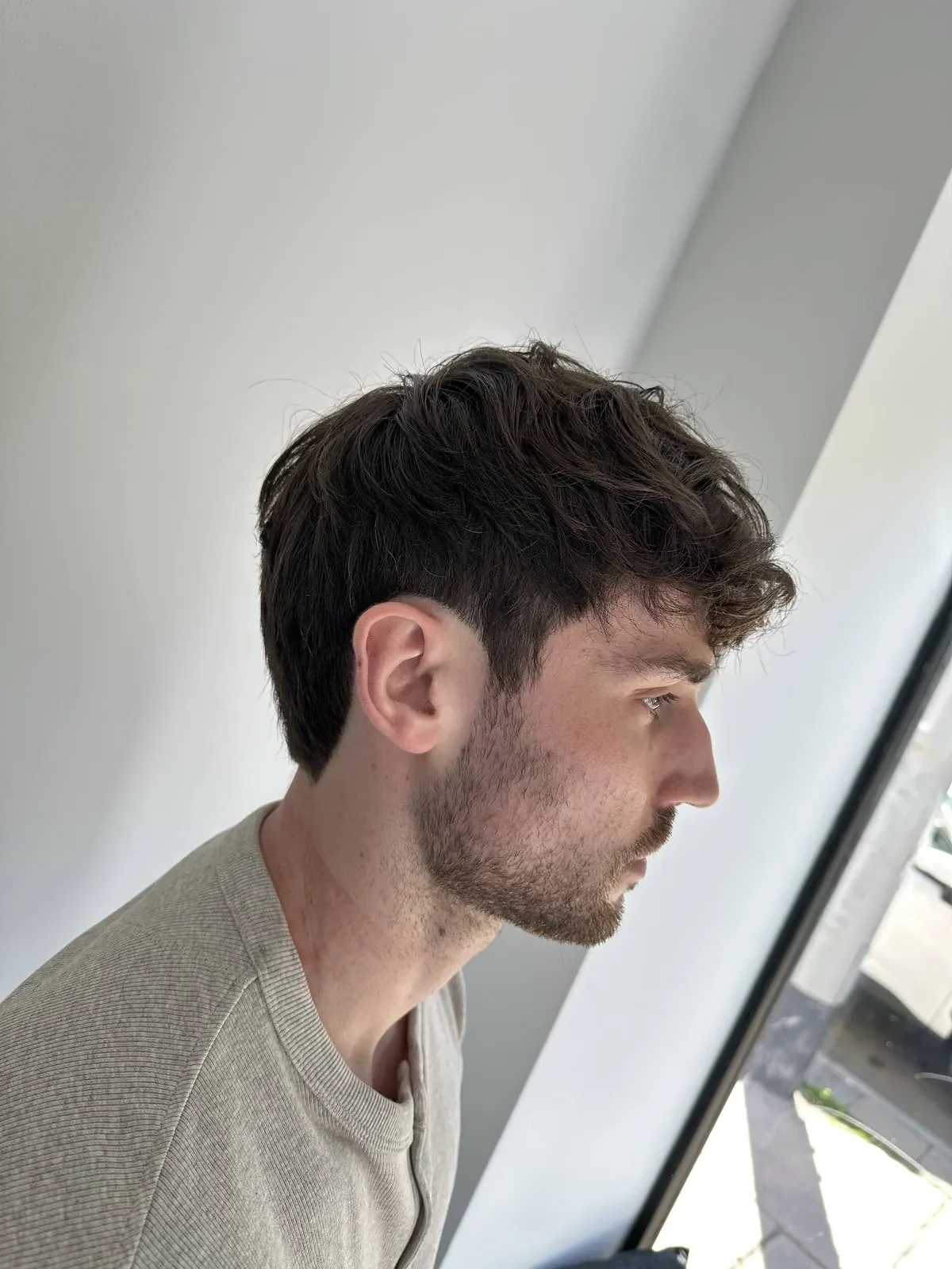 Męska fryzura dopasowana do kształtu twarzy - OFF CUT Barbershop w Szczecinie